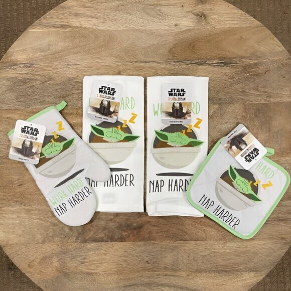 NEW 4Pc The Mandalorian Grogu Kitchen Towels│Oven Mitt│Pot Holder Bundle - Picture 1 of 6